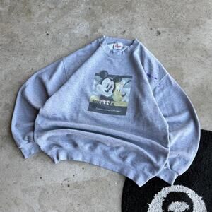 Y2K Vintage Disneyland Mickey Mouse & Pluto Crewneck